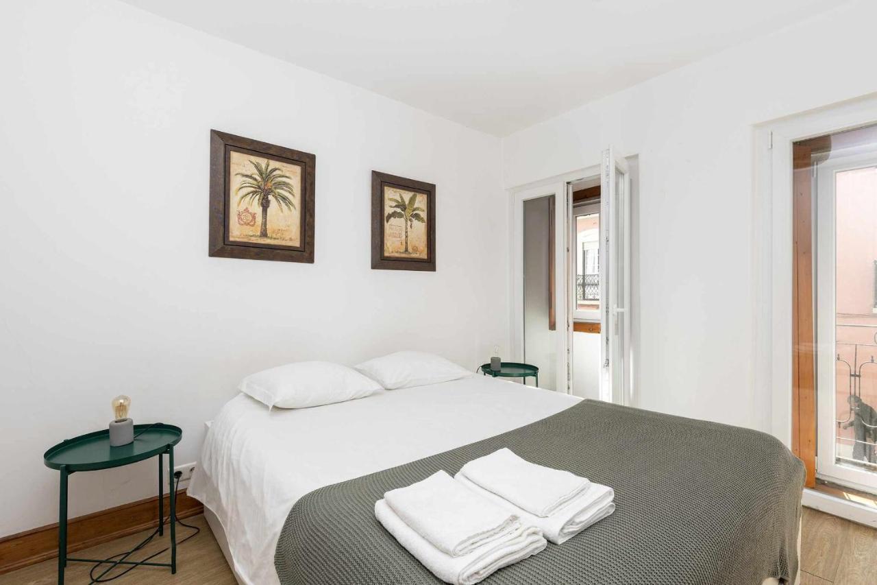 Typical Portuguese Apartment In Sao Bento Lissabon Buitenkant foto