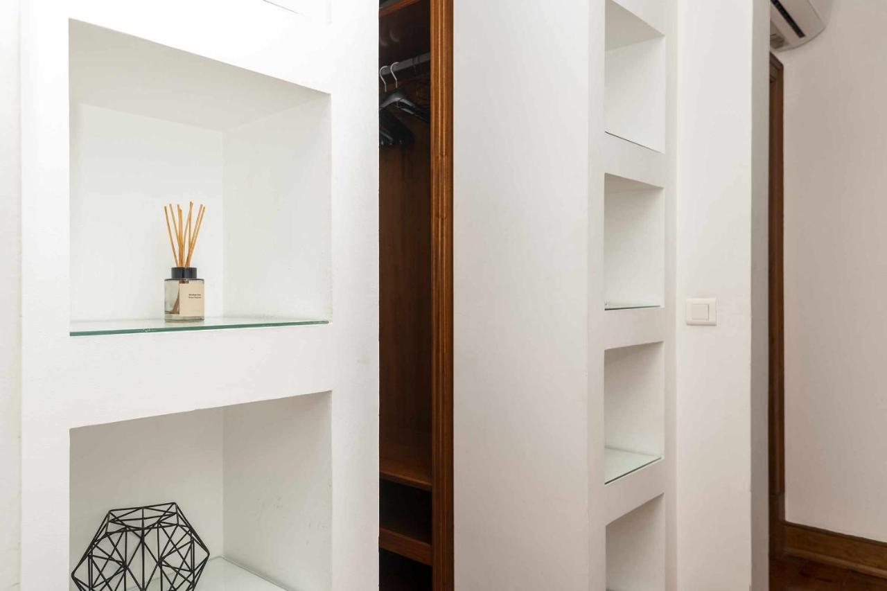 Typical Portuguese Apartment In Sao Bento Lissabon Buitenkant foto